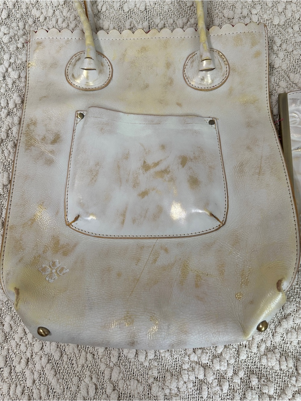 Patricia Nash White Gold Cutout Tooled Leather Scalloped Tote Purse & Wallet Set - Picture 3 of 14